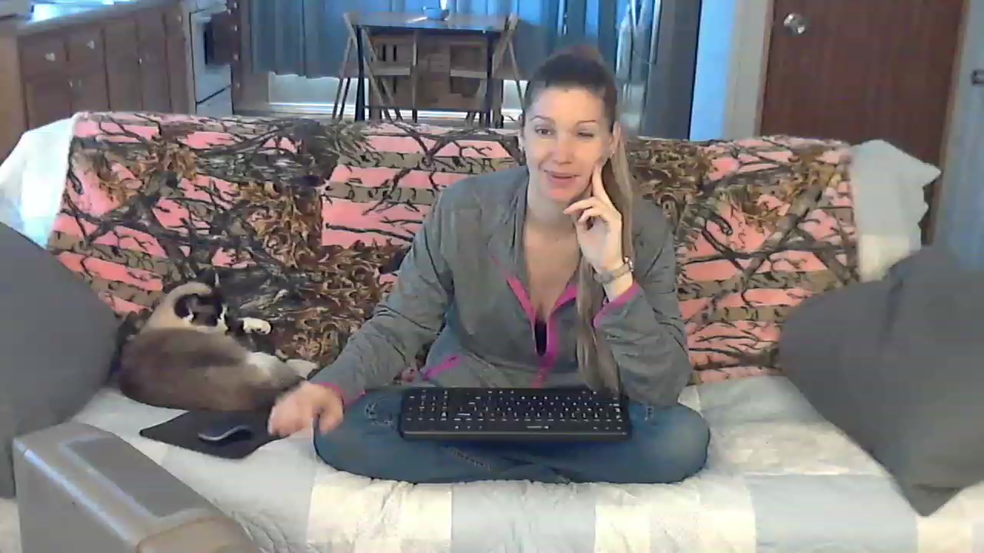 Gallery image thumbnail from Country_vixen's myfreecams stream on, 03/17/2023, 14:03 image 12 of 20