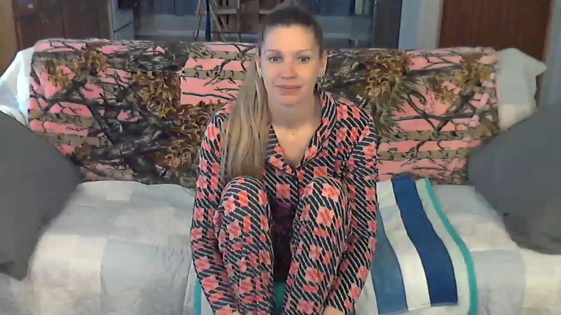 Gallery image thumbnail from Country_vixen's myfreecams stream on, 03/22/2023, 14:18 image 19 of 20
