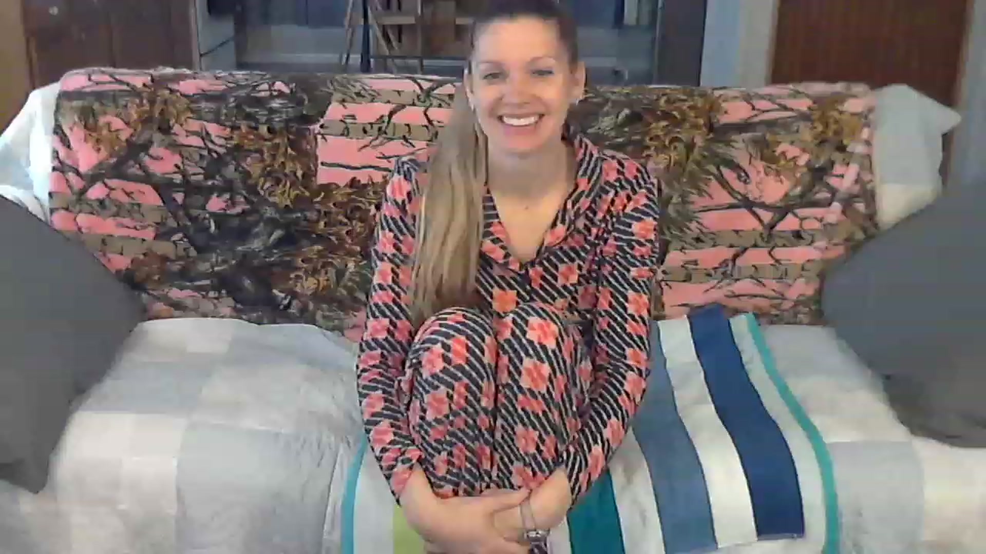 Gallery image thumbnail from Country_vixen's myfreecams stream on, 03/22/2023, 14:18 image 18 of 20