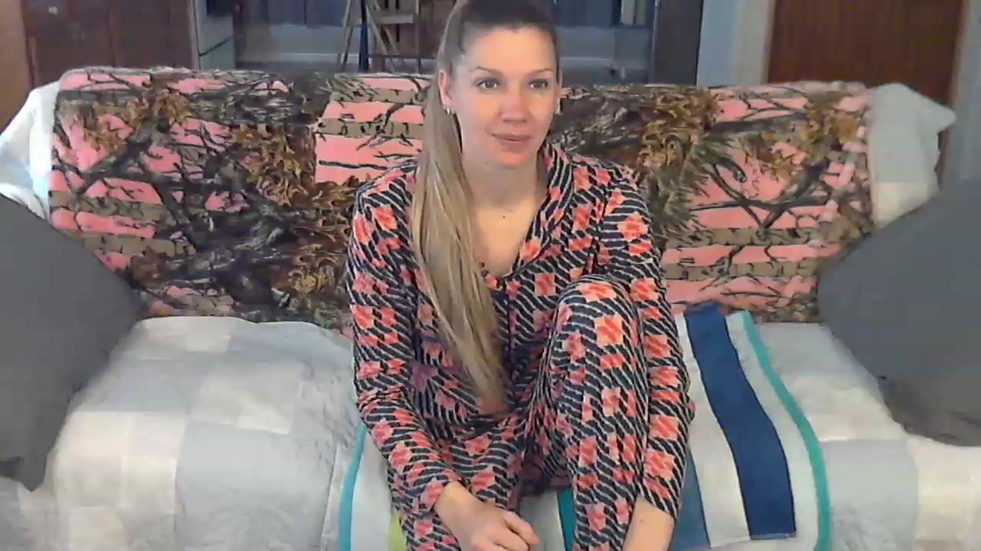 Gallery image thumbnail from Country_vixen's myfreecams stream on, 03/22/2023, 14:18 image 16 of 20