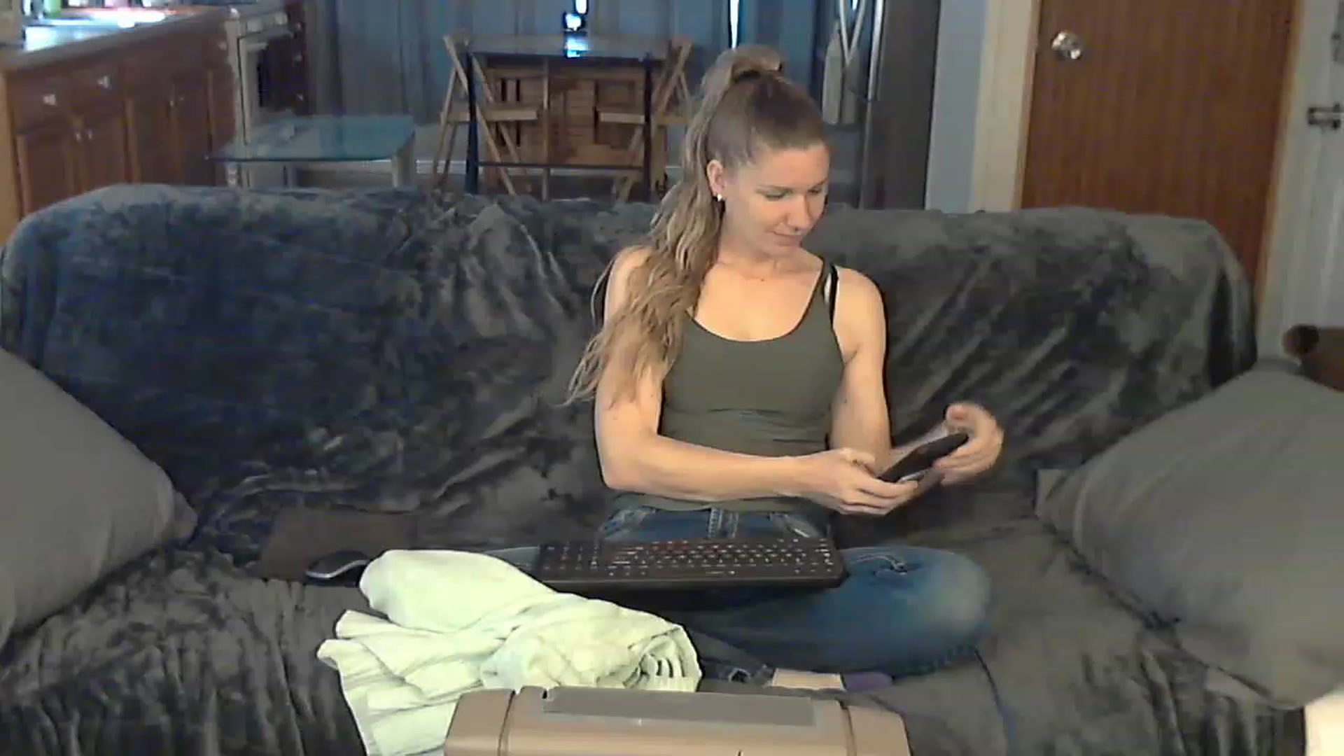 Gallery image thumbnail from Country_vixen's myfreecams stream on, 03/28/2023, 14:20 image 11 of 20