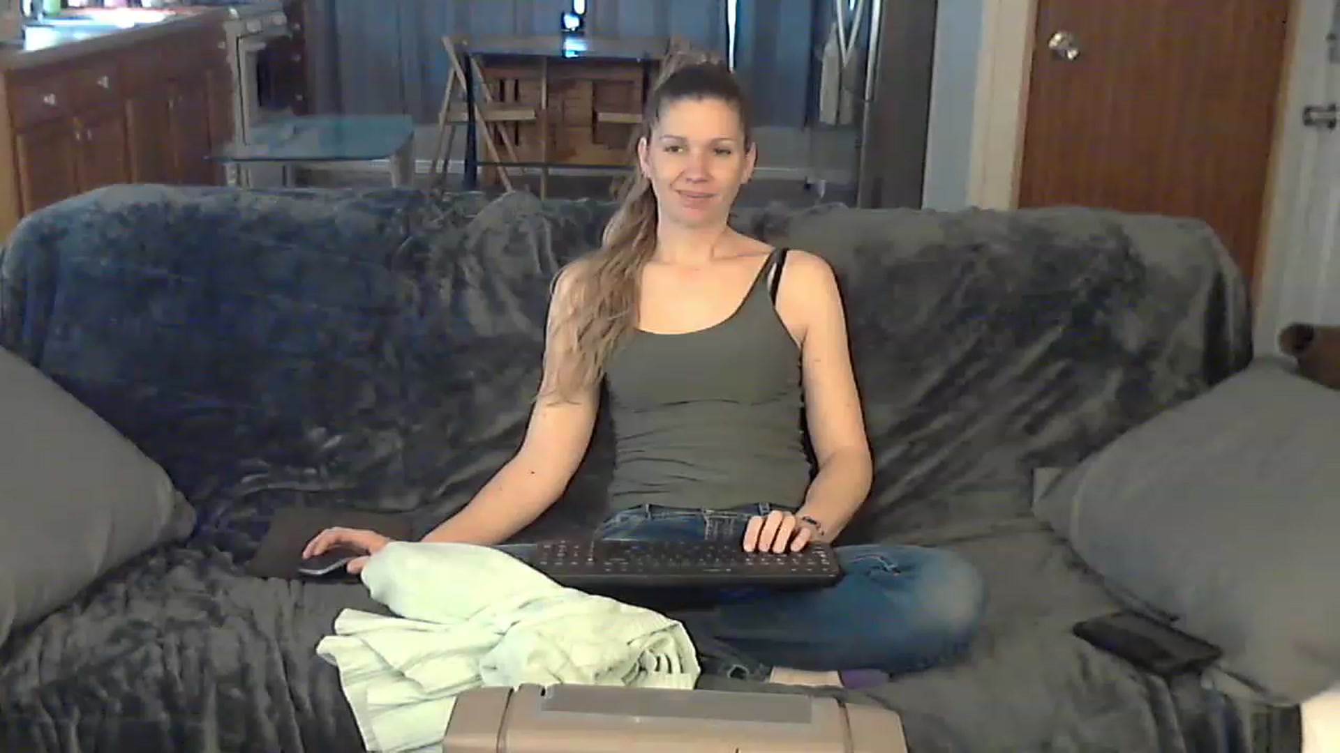 Gallery image thumbnail from Country_vixen's myfreecams stream on, 03/28/2023, 14:20 image 9 of 20