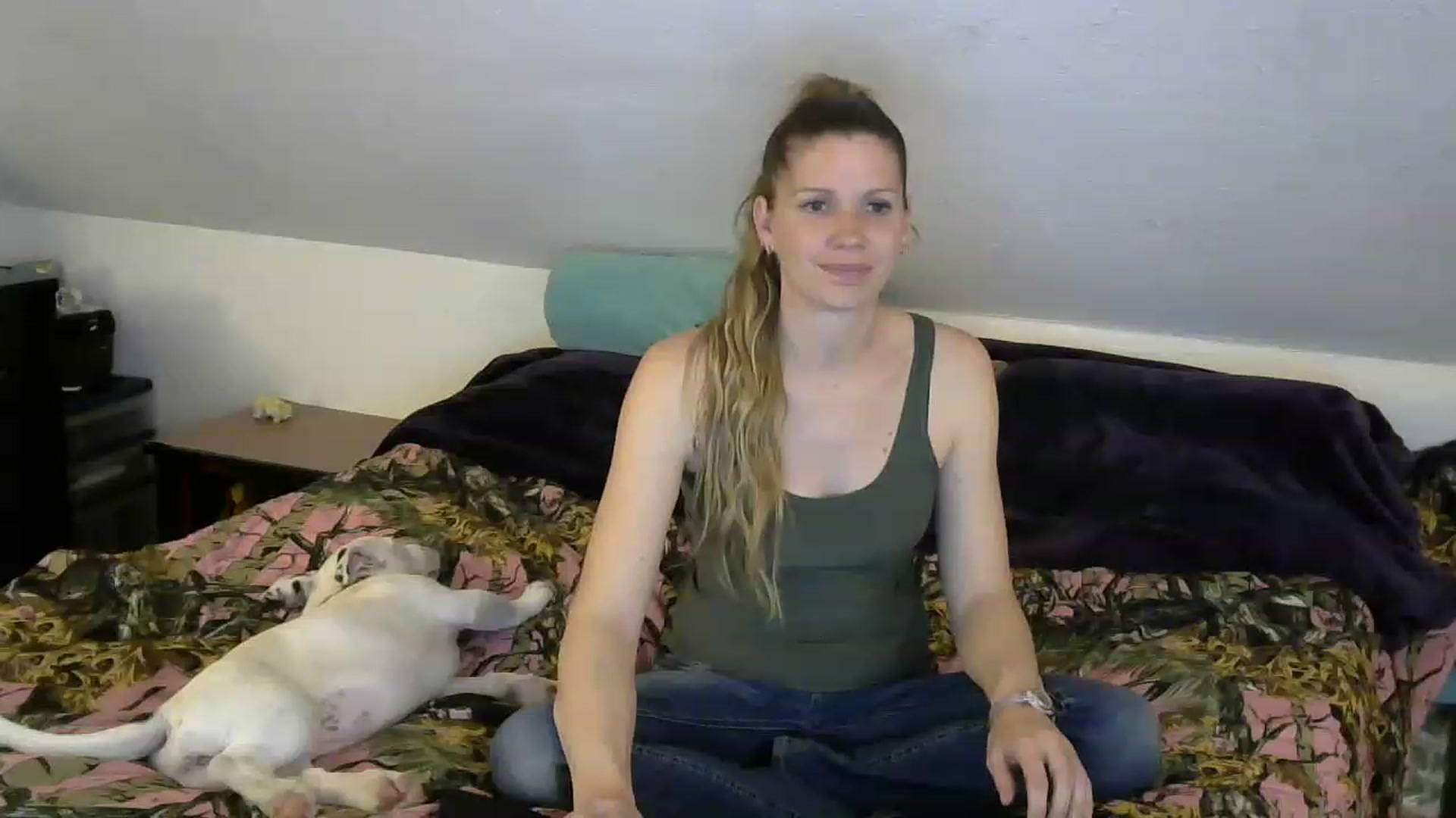 Gallery image thumbnail from Country_vixen's myfreecams stream on, 03/29/2023, 02:51 image 13 of 20