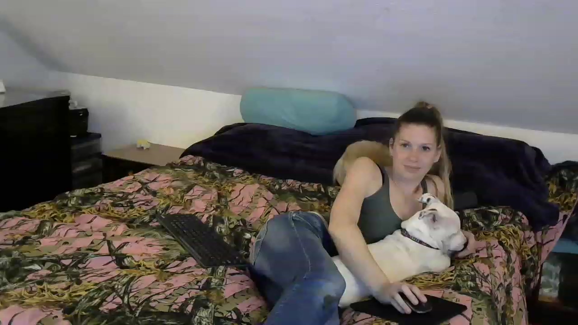 Gallery image thumbnail from Country_vixen's myfreecams stream on, 03/29/2023, 02:51 image 1 of 20