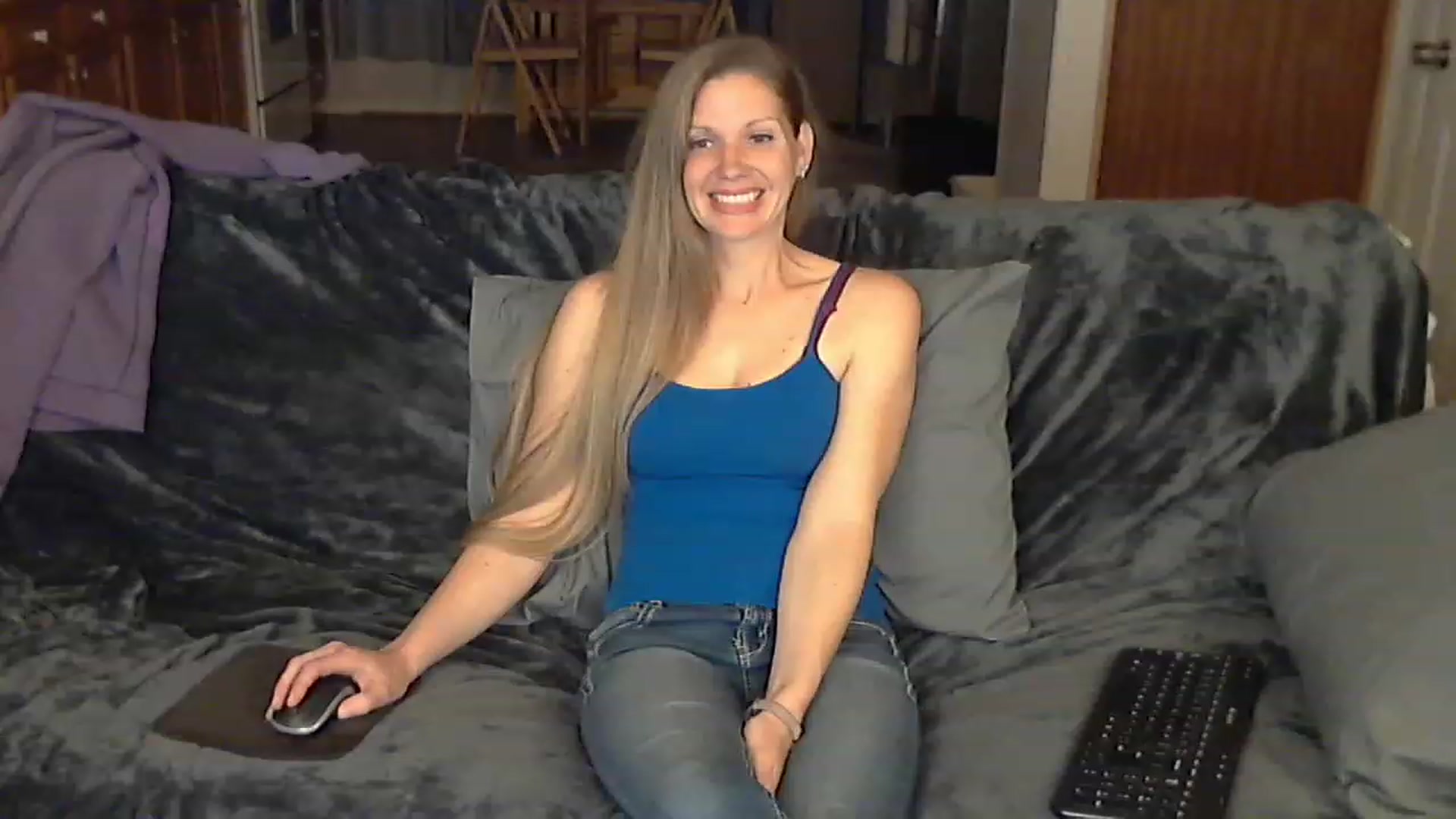 Gallery image thumbnail from Country_vixen's myfreecams stream on, 04/10/2023, 01:31 image 2 of 20