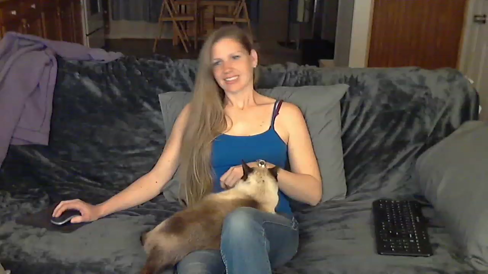 Gallery image thumbnail from Country_vixen's myfreecams stream on, 04/10/2023, 01:31 image 15 of 20
