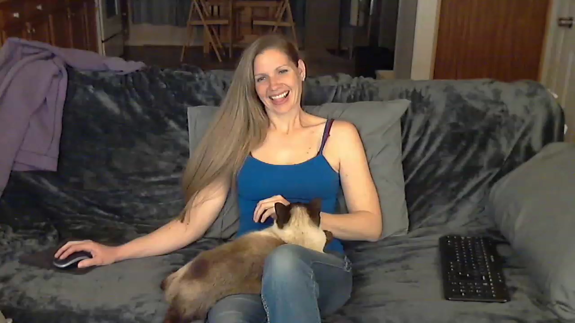 Gallery image thumbnail from Country_vixen's myfreecams stream on, 04/10/2023, 01:31 image 16 of 20