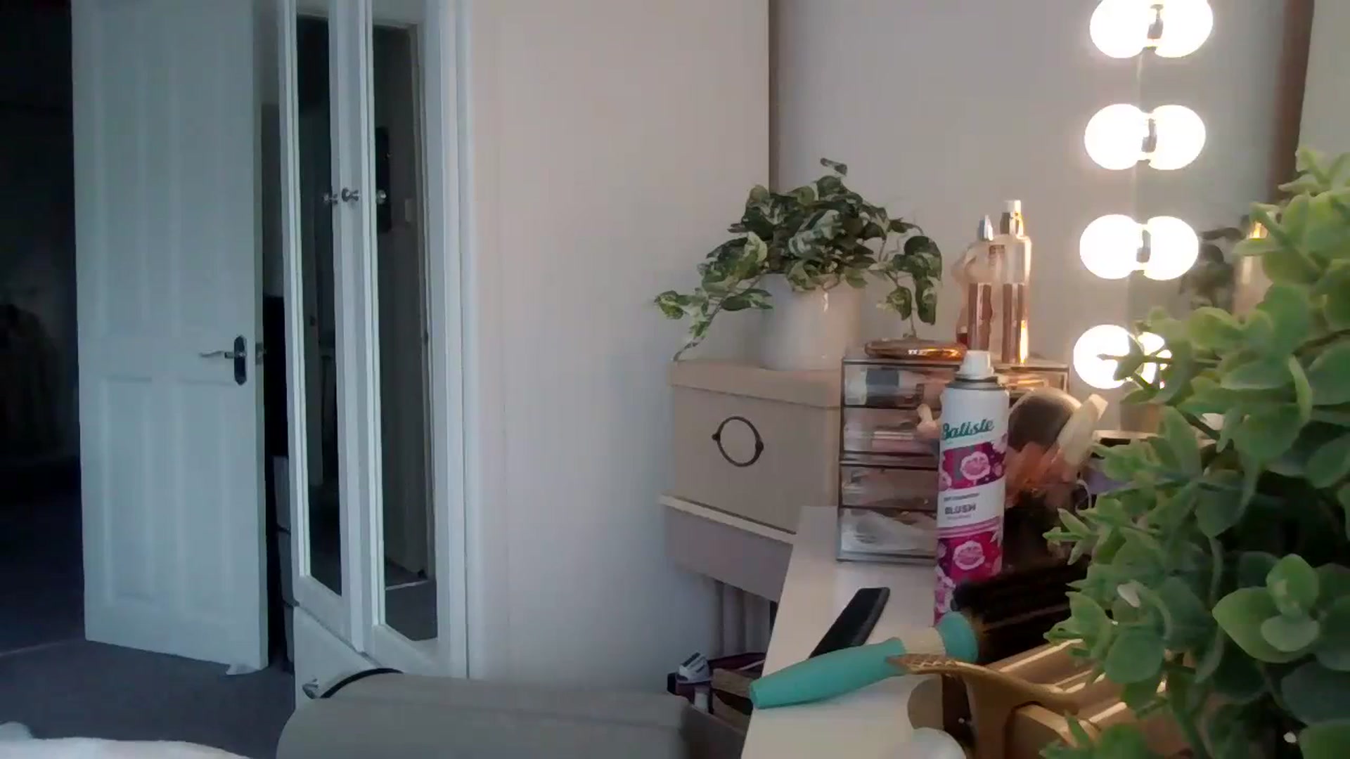 Gallery image thumbnail from Courtney's myfreecams stream on, 09/16/2023, 11:22 image 9 of 20