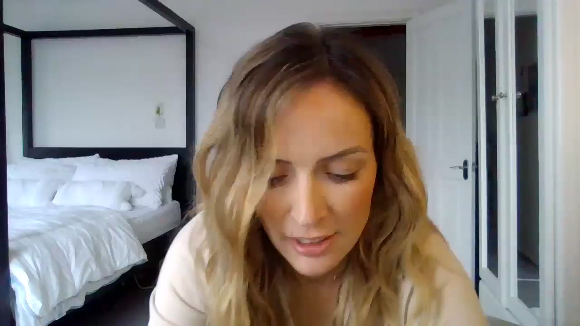 Gallery image thumbnail from Courtney's myfreecams stream on, 09/16/2023, 13:30 image 12 of 20