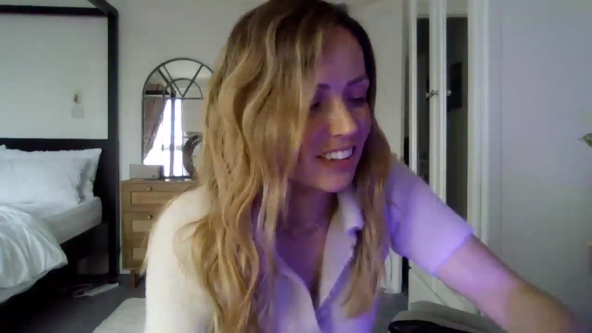 Gallery image thumbnail from Courtney's myfreecams stream on, 09/16/2023, 14:14 image 4 of 20