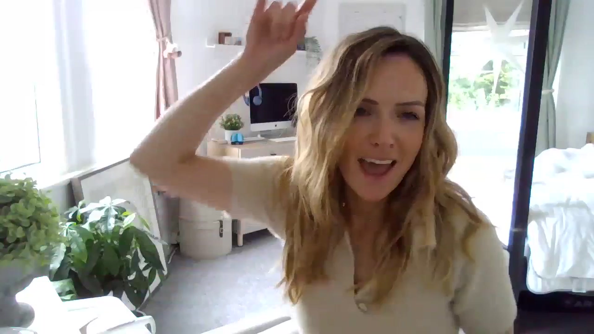 Gallery image thumbnail from Courtney's myfreecams stream on, 09/16/2023, 14:14 image 14 of 20