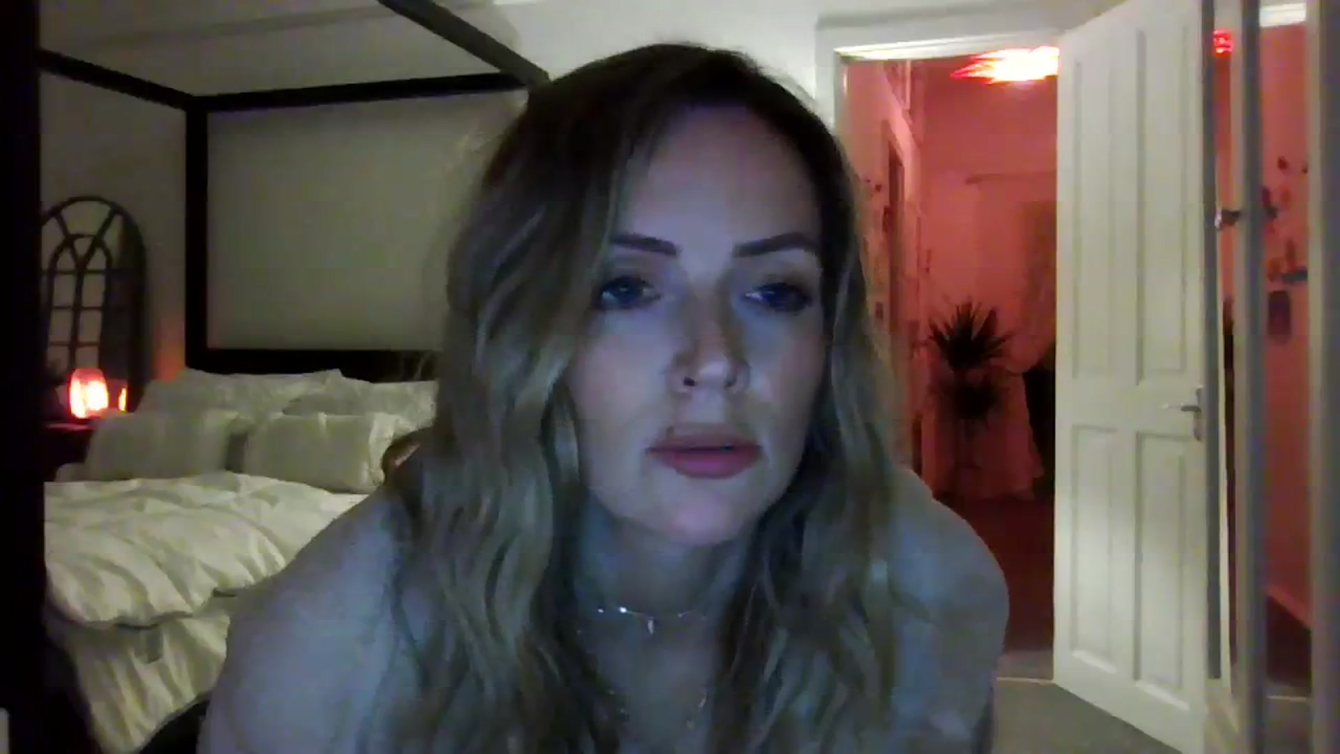 Gallery image thumbnail from Courtney's myfreecams stream on, 09/16/2023, 21:30 image 15 of 20