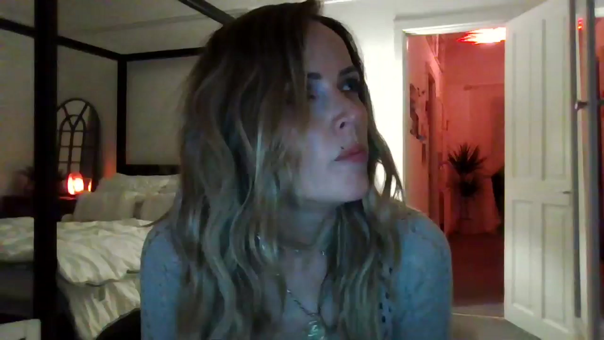 Gallery image thumbnail from Courtney's myfreecams stream on, 09/17/2023, 24:02 image 1 of 20