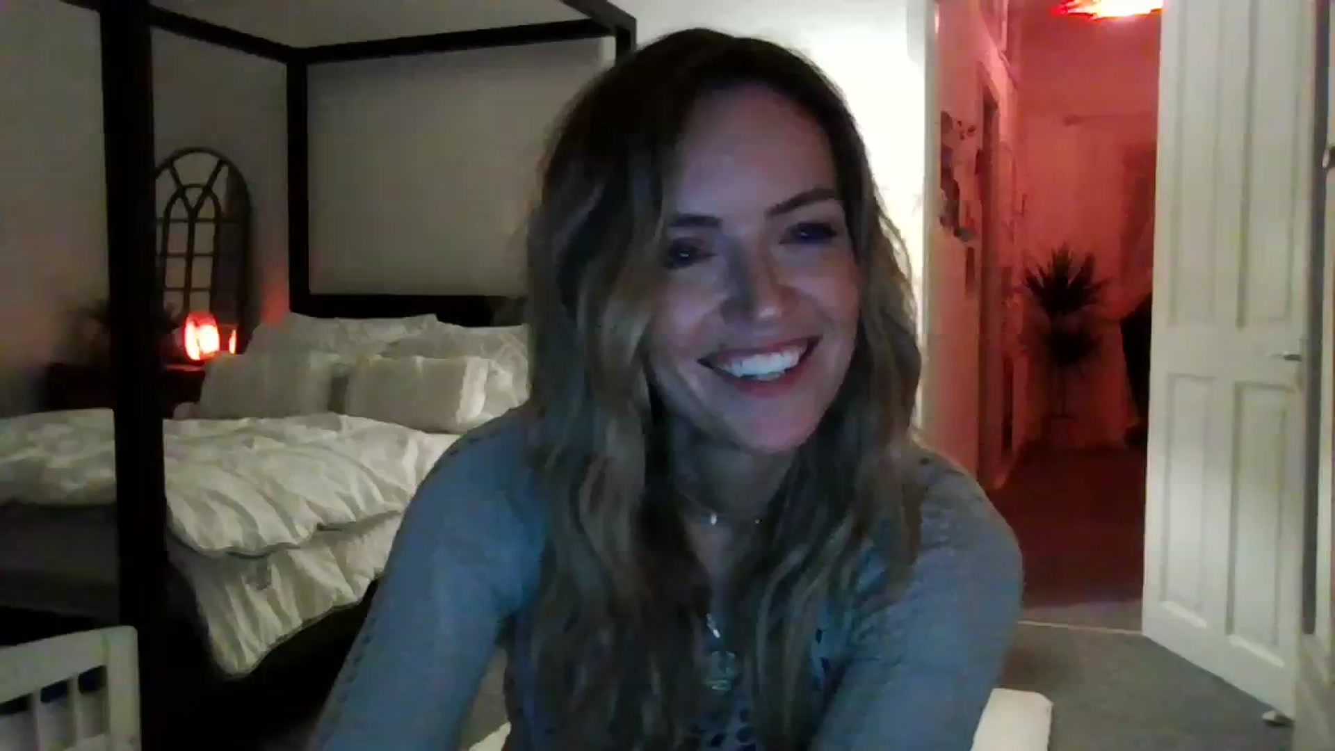 Gallery image thumbnail from Courtney's myfreecams stream on, 09/17/2023, 24:02 image 5 of 20