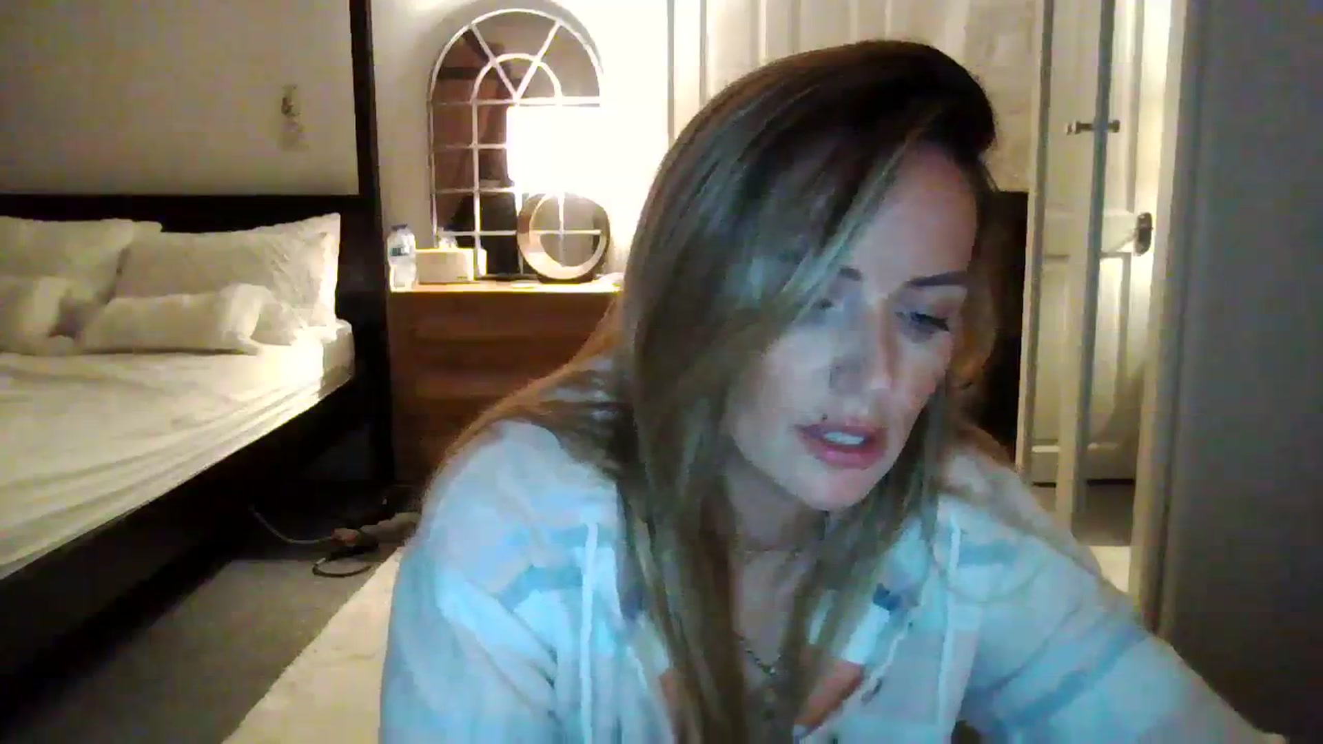 Gallery image thumbnail from Courtney's myfreecams stream on, 09/17/2023, 20:08 image 15 of 20
