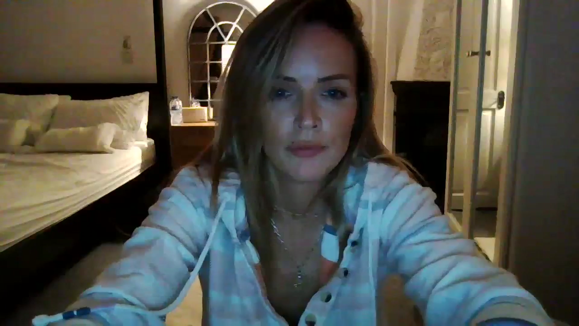 Gallery image thumbnail from Courtney's myfreecams stream on, 09/17/2023, 20:08 image 14 of 20