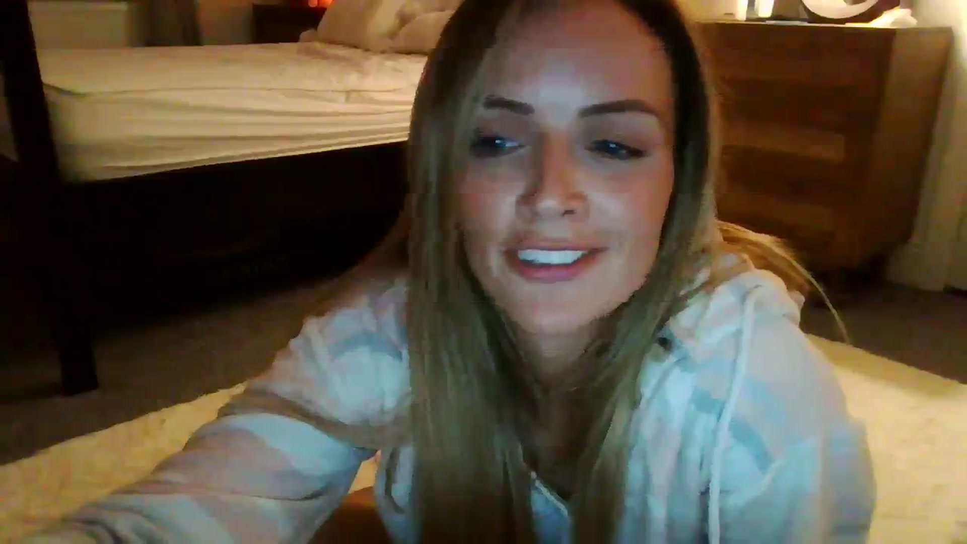 Gallery image thumbnail from Courtney's myfreecams stream on, 09/17/2023, 20:08 image 19 of 20