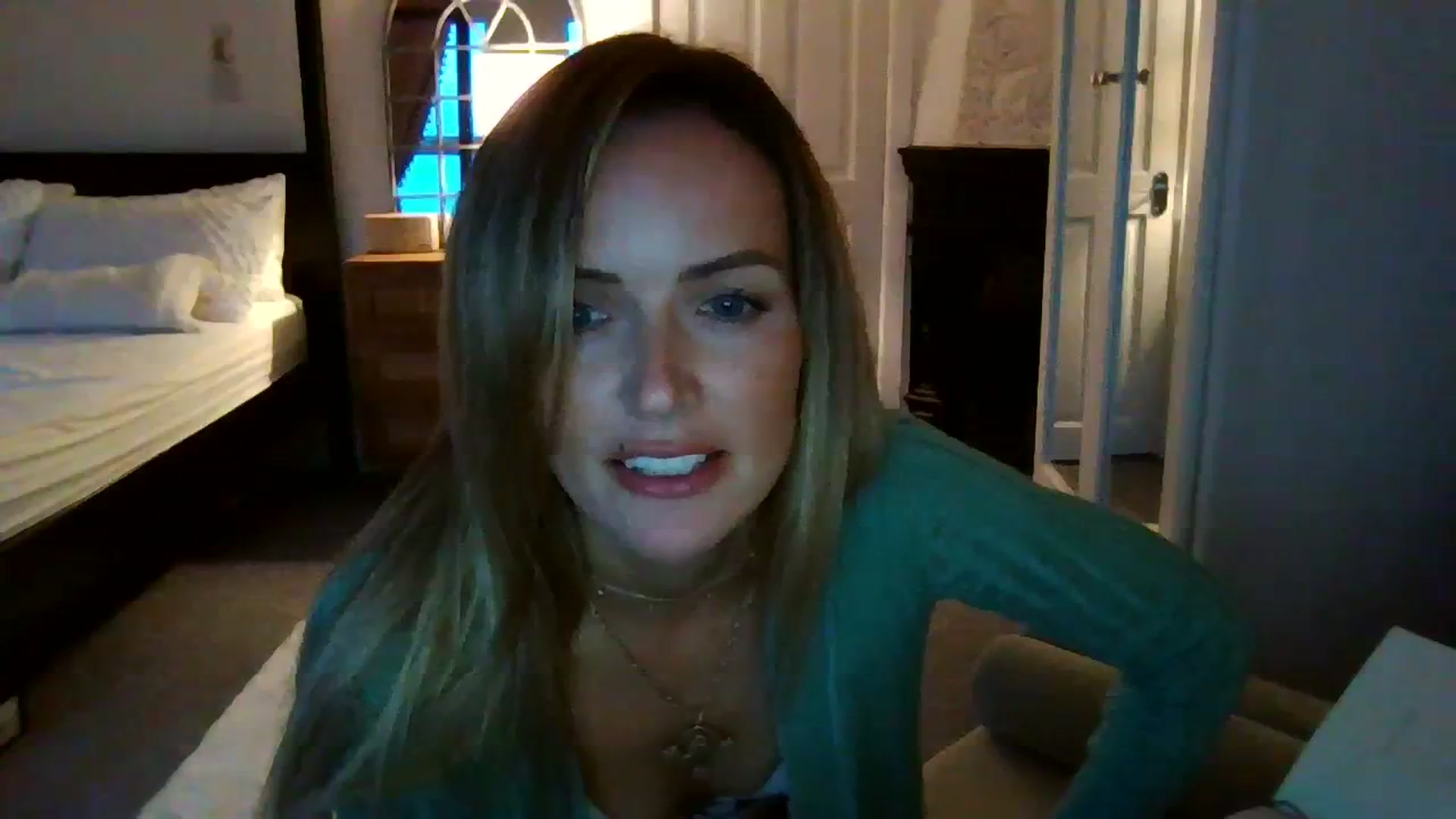 Gallery image thumbnail from Courtney's myfreecams stream on, 09/17/2023, 20:08 image 2 of 20