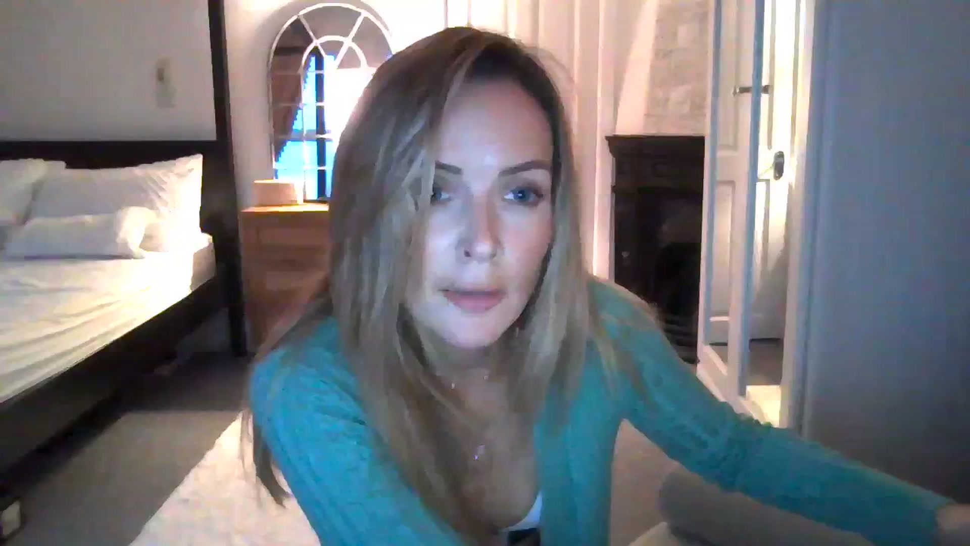 Gallery image thumbnail from Courtney's myfreecams stream on, 09/17/2023, 20:08 image 3 of 20
