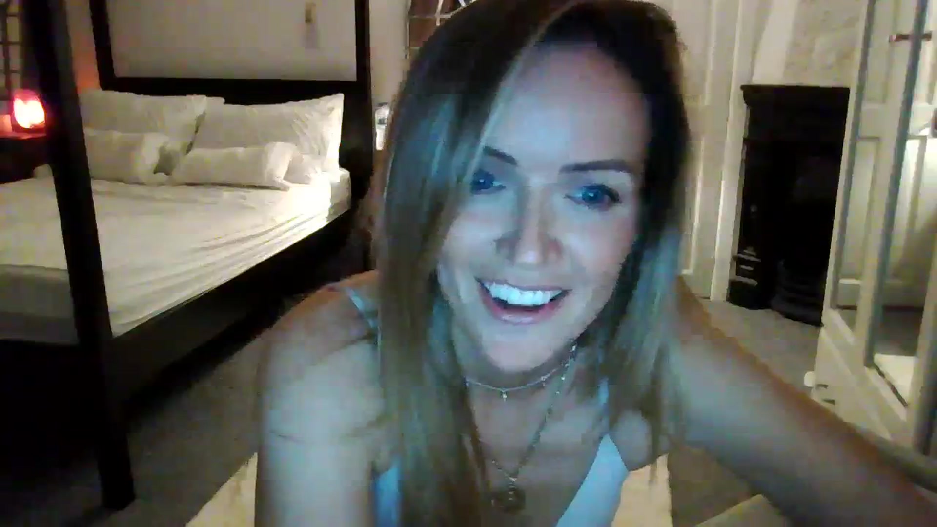Gallery image thumbnail from Courtney's myfreecams stream on, 09/17/2023, 22:40 image 13 of 20