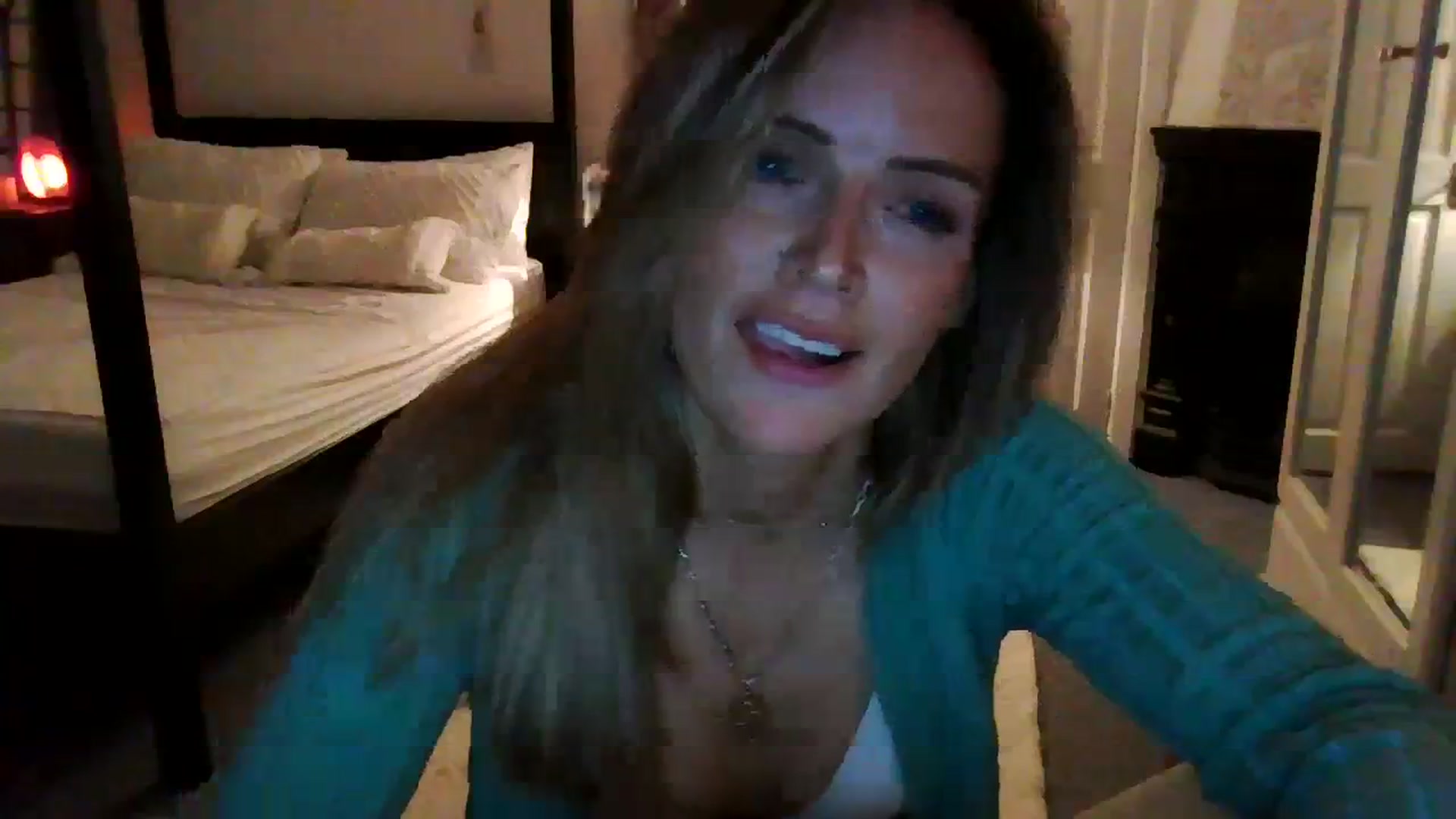 Gallery image thumbnail from Courtney's myfreecams stream on, 09/17/2023, 22:40 image 20 of 20