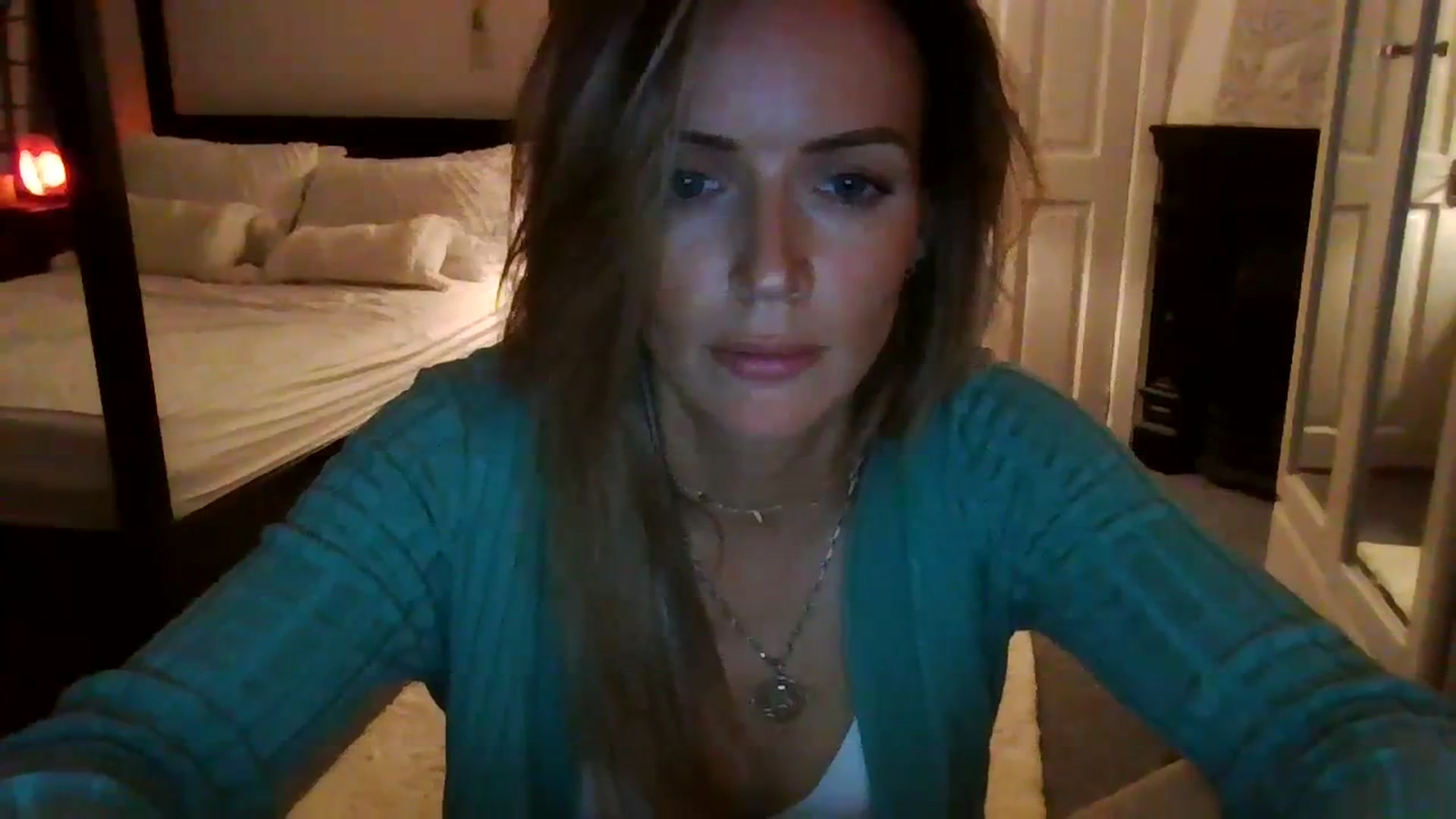 Gallery image thumbnail from Courtney's myfreecams stream on, 09/17/2023, 22:40 image 18 of 20