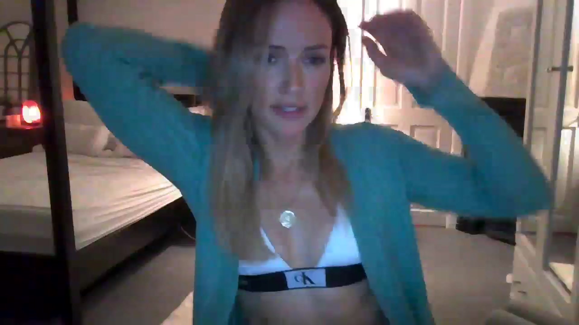 Gallery image thumbnail from Courtney's myfreecams stream on, 09/17/2023, 22:40 image 7 of 20