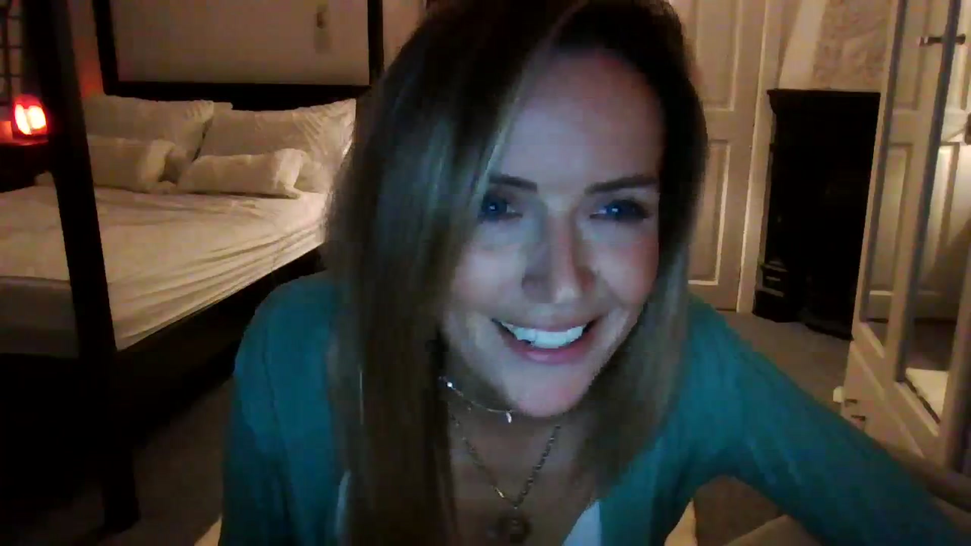 Gallery image thumbnail from Courtney's myfreecams stream on, 09/17/2023, 22:40 image 14 of 20