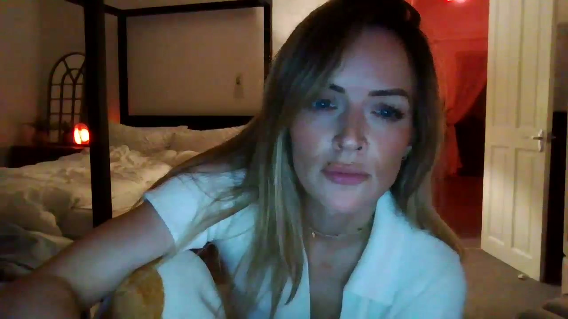 Gallery image thumbnail from Courtney's myfreecams stream on, 09/19/2023, 21:44 image 5 of 20