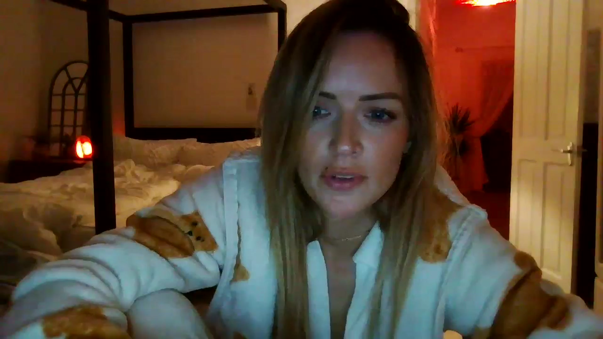 Gallery image thumbnail from Courtney's myfreecams stream on, 09/19/2023, 21:44 image 18 of 20