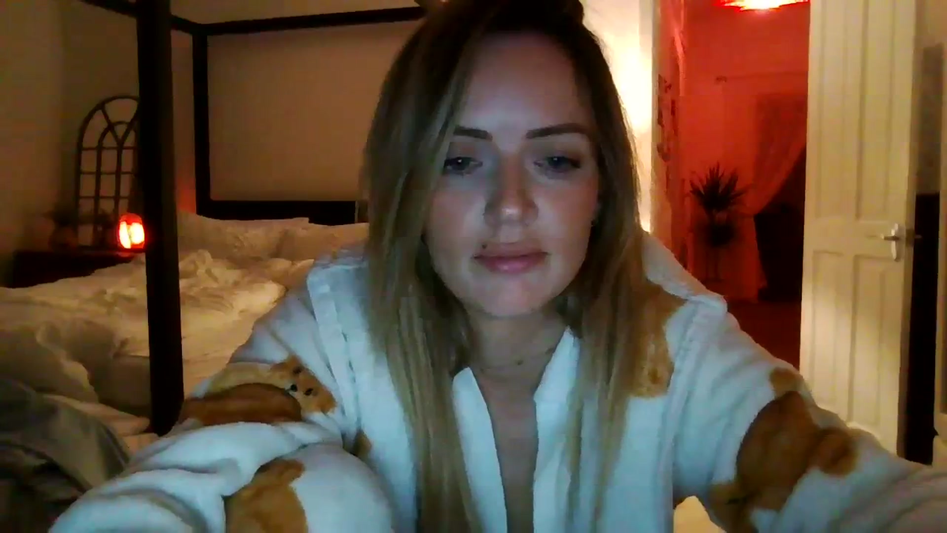 Gallery image thumbnail from Courtney's myfreecams stream on, 09/19/2023, 21:44 image 15 of 20