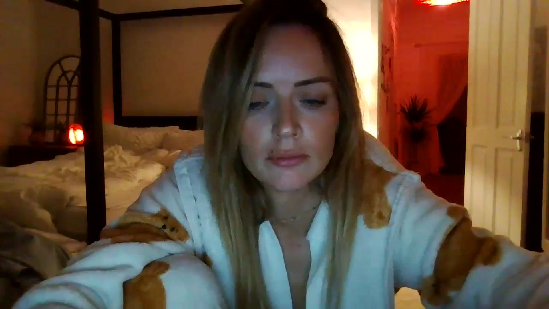 Gallery image thumbnail from Courtney's myfreecams stream on, 09/19/2023, 21:44 image 16 of 20