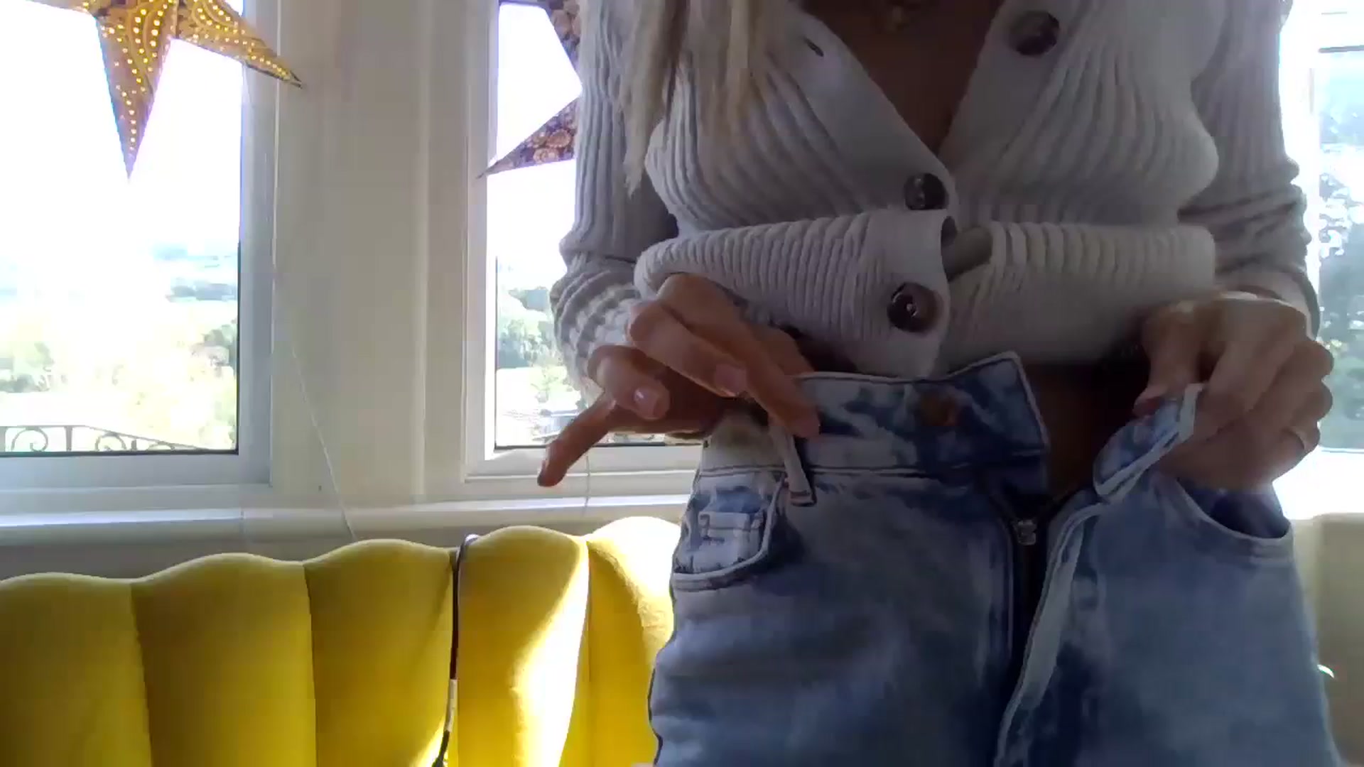Gallery image thumbnail from Courtney's myfreecams stream on, 10/03/2023, 11:35 image 1 of 20