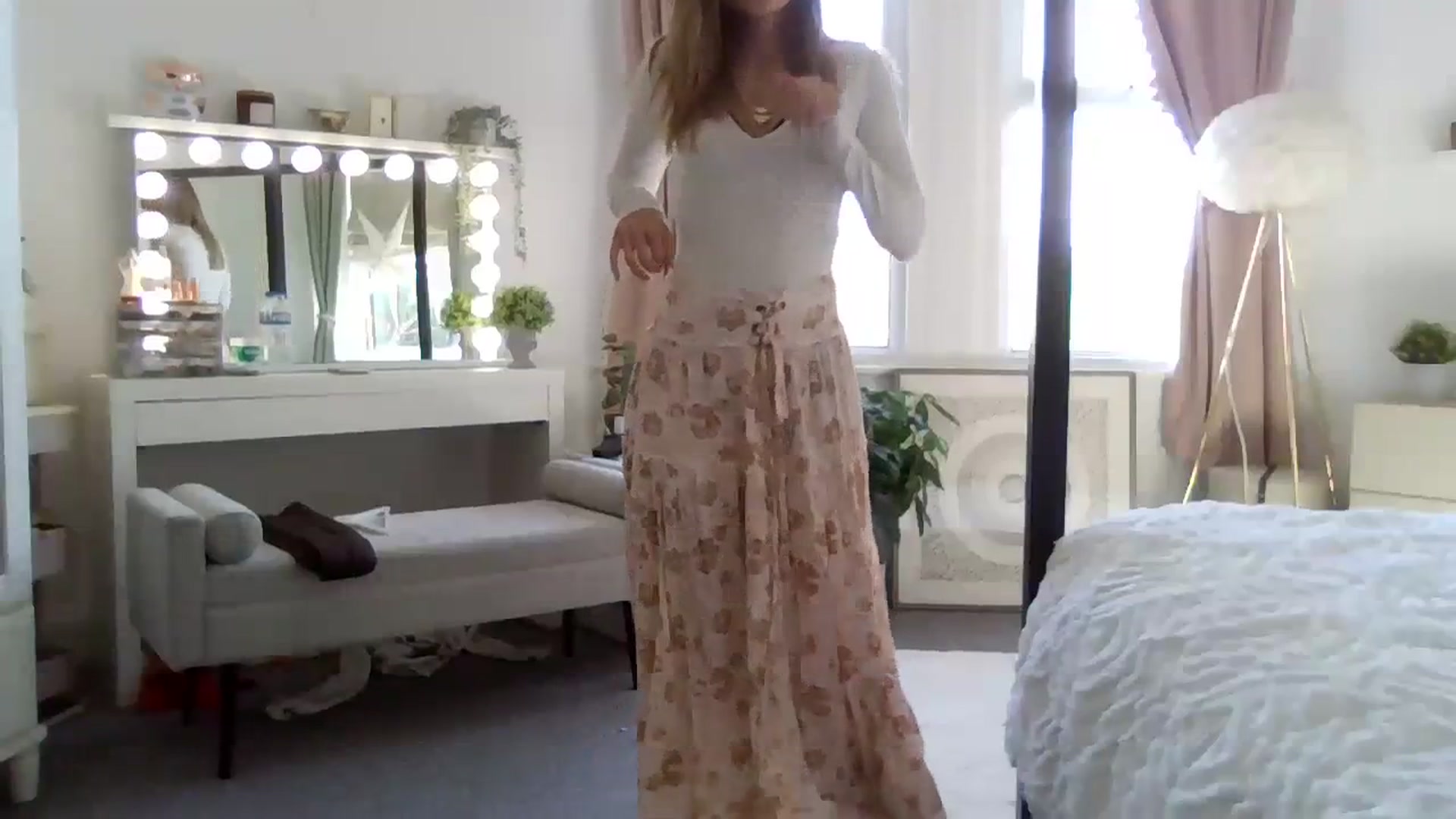 Gallery image thumbnail from Courtney's myfreecams stream on, 10/03/2023, 13:51 image 19 of 20