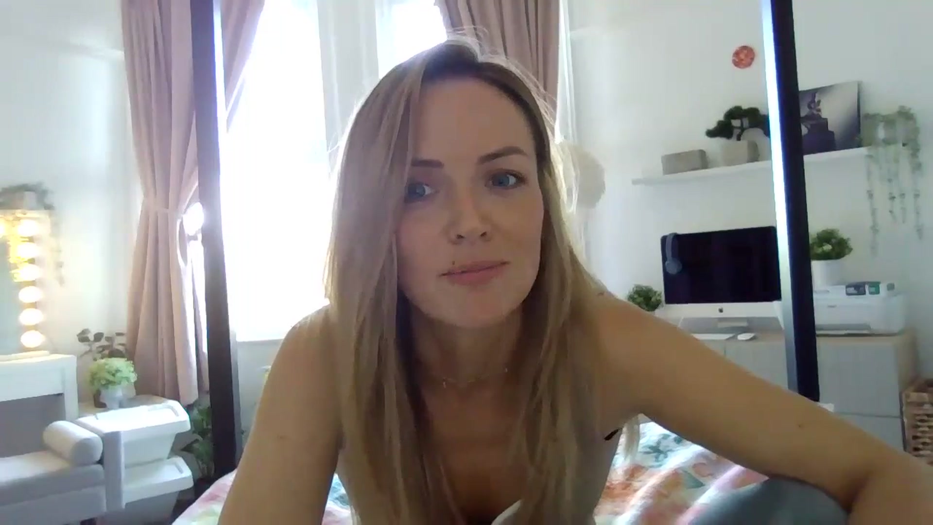 Gallery image thumbnail from Courtney's myfreecams stream on, 10/09/2023, 13:49 image 13 of 20