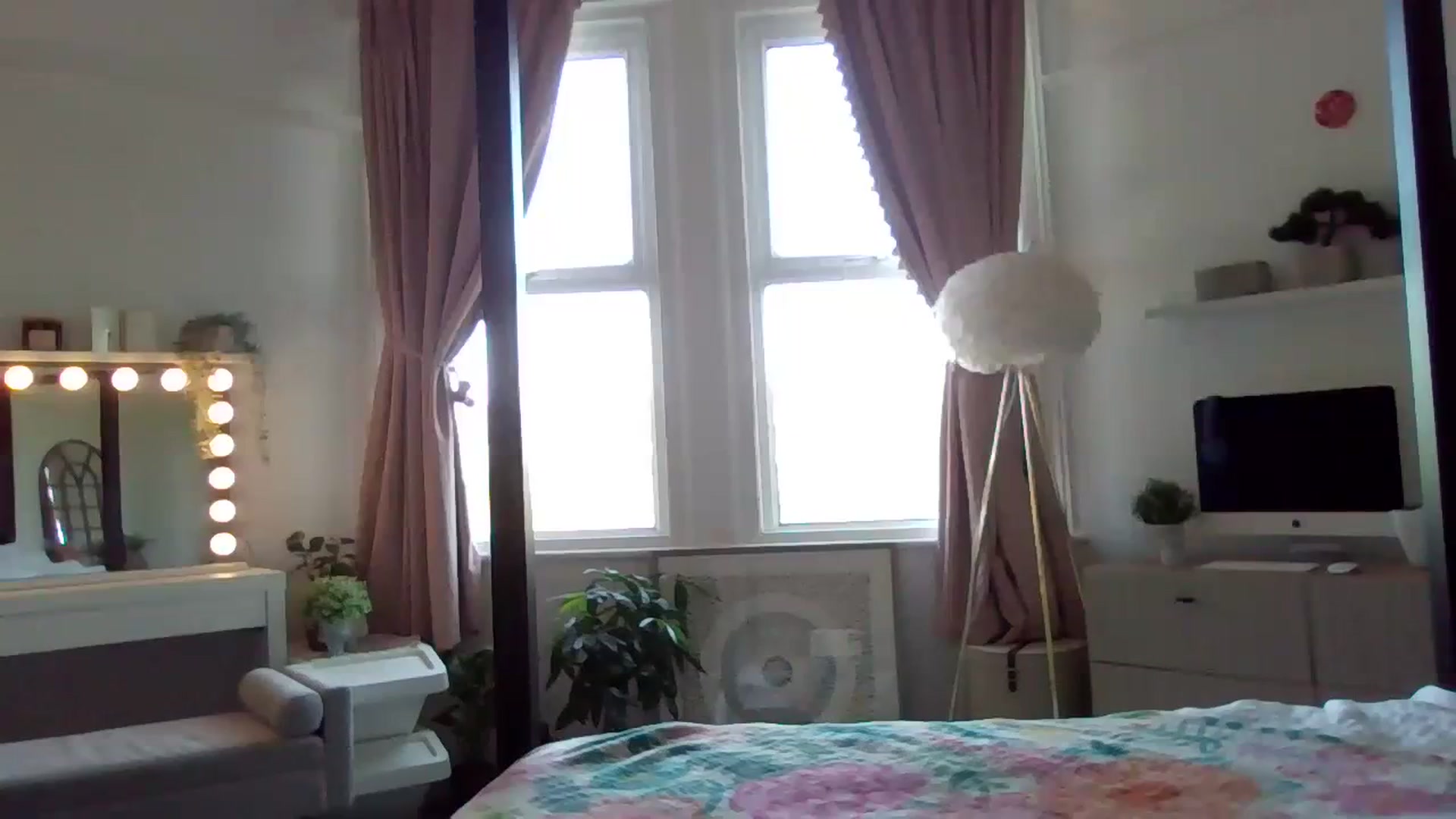 Gallery image thumbnail from Courtney's myfreecams stream on, 10/09/2023, 13:49 image 18 of 20