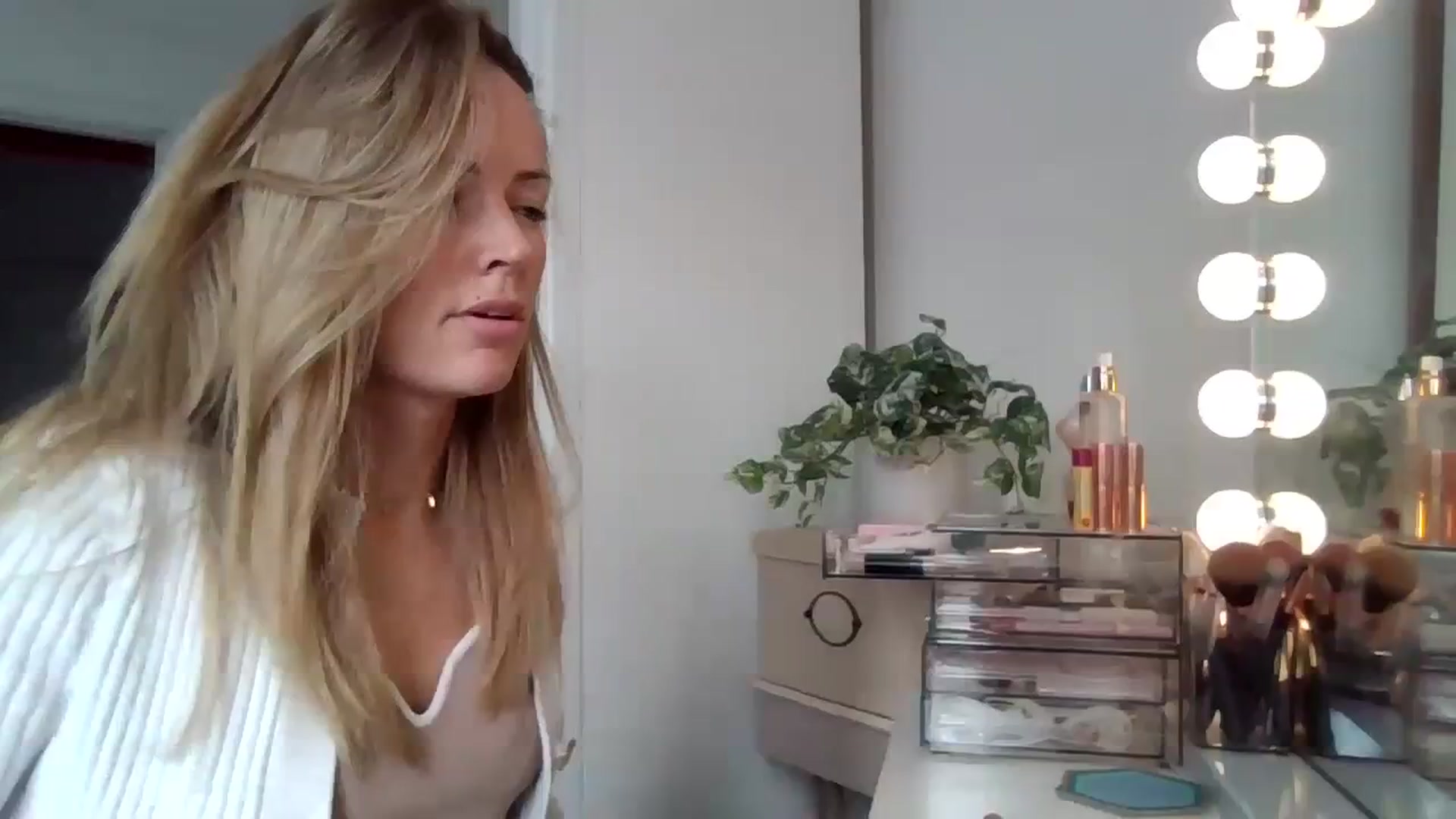 Gallery image thumbnail from Courtney's myfreecams stream on, 10/09/2023, 13:49 image 1 of 20