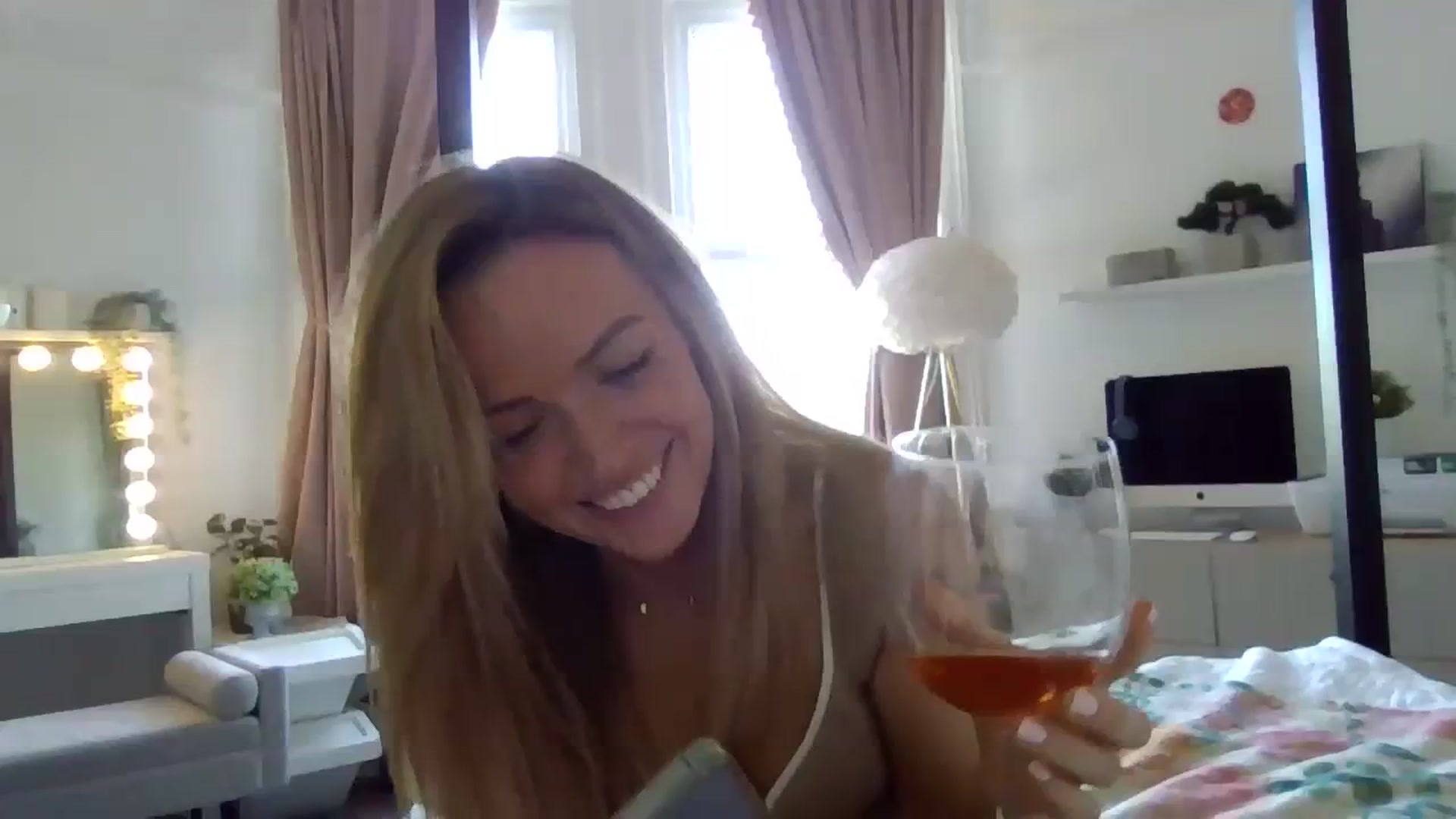 Gallery image thumbnail from Courtney's myfreecams stream on, 10/09/2023, 14:46 image 3 of 20