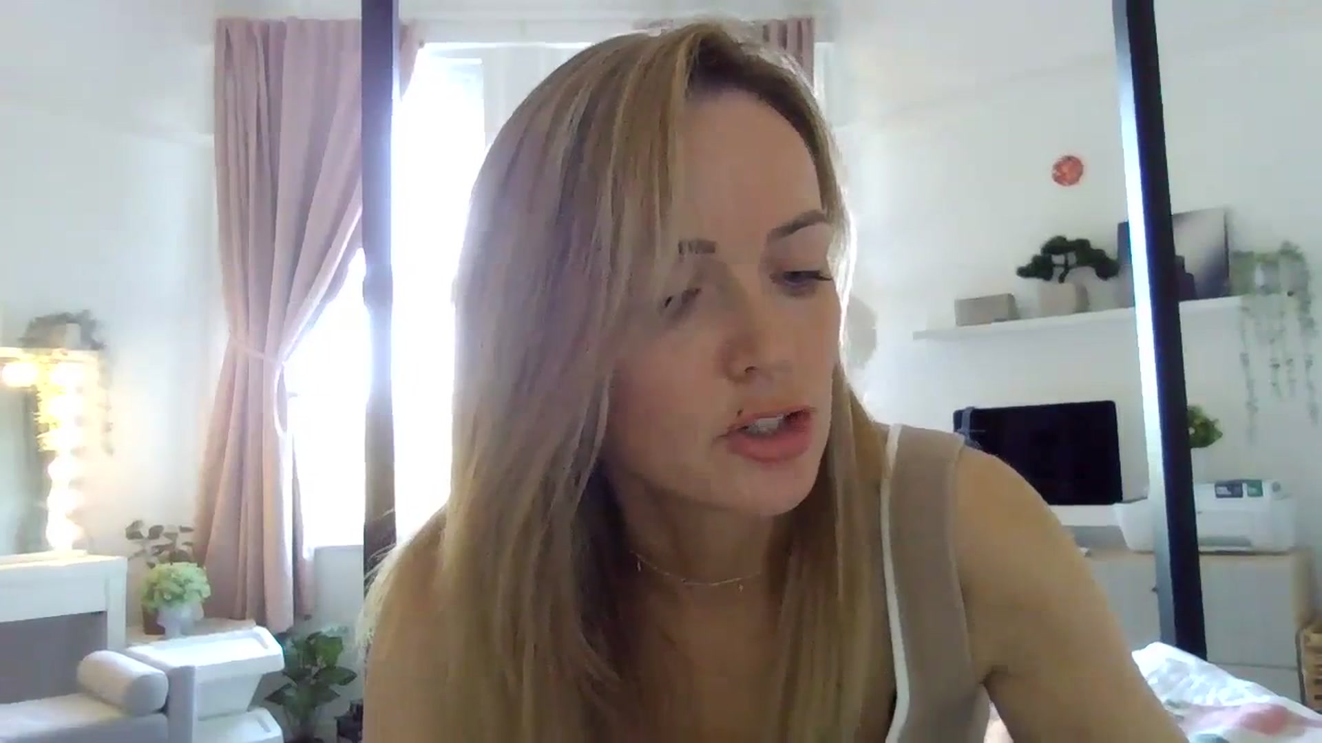 Gallery image thumbnail from Courtney's myfreecams stream on, 10/09/2023, 14:46 image 6 of 20