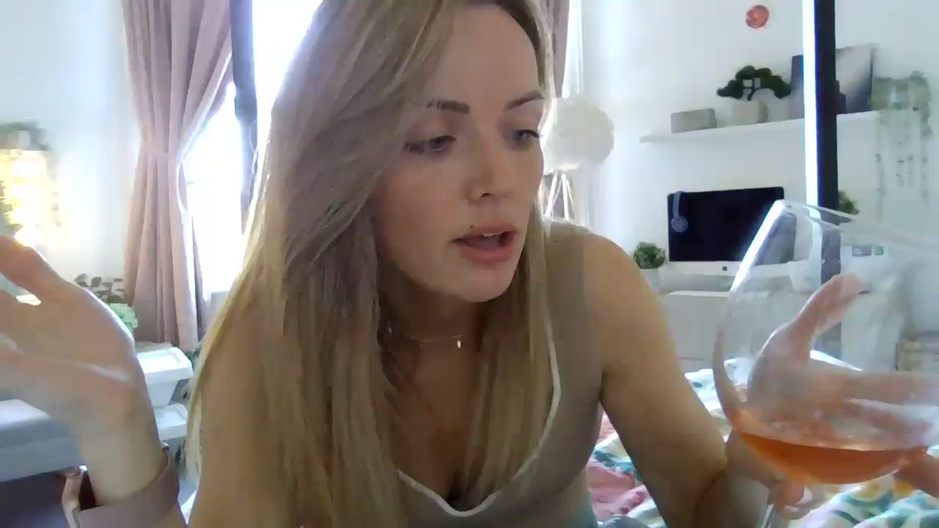 Gallery image thumbnail from Courtney's myfreecams stream on, 10/09/2023, 14:46 image 5 of 20