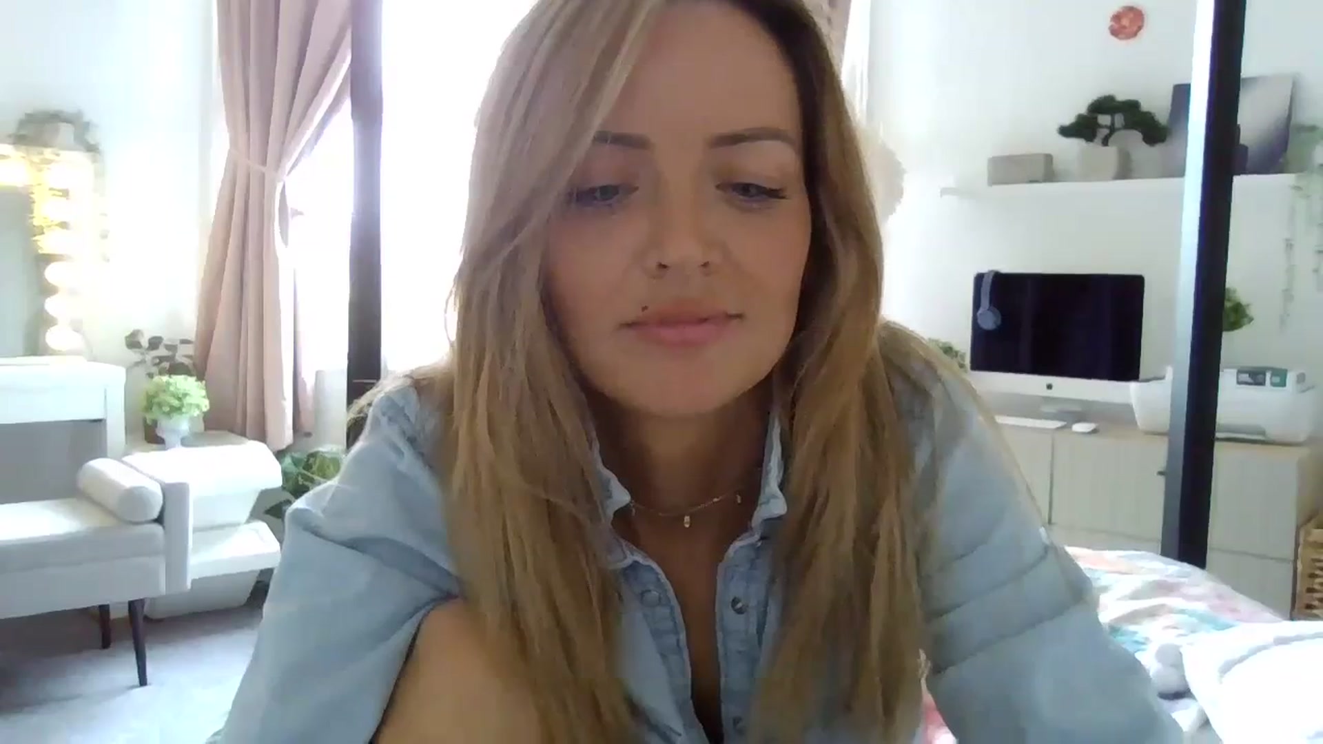 Gallery image thumbnail from Courtney's myfreecams stream on, 10/10/2023, 12:28 image 12 of 20