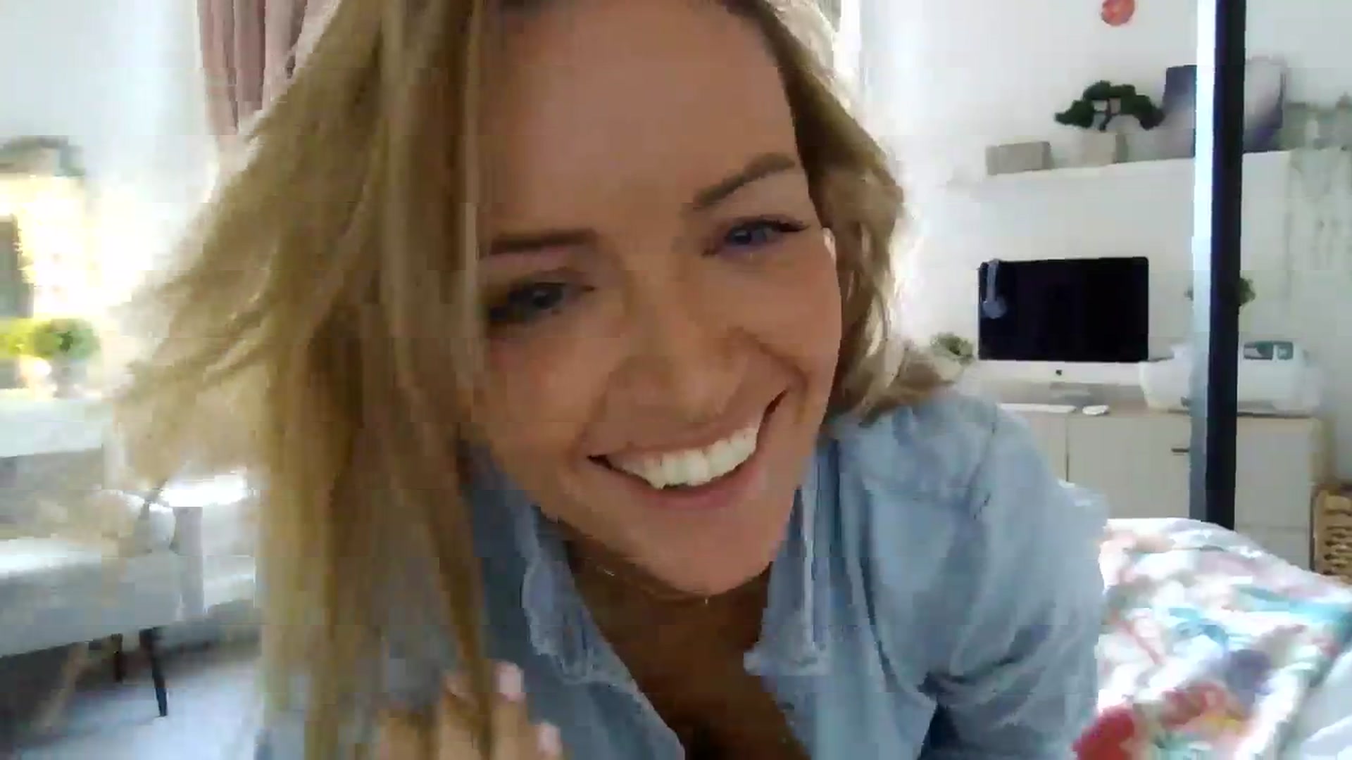 Gallery image thumbnail from Courtney's myfreecams stream on, 10/10/2023, 14:58 image 19 of 20