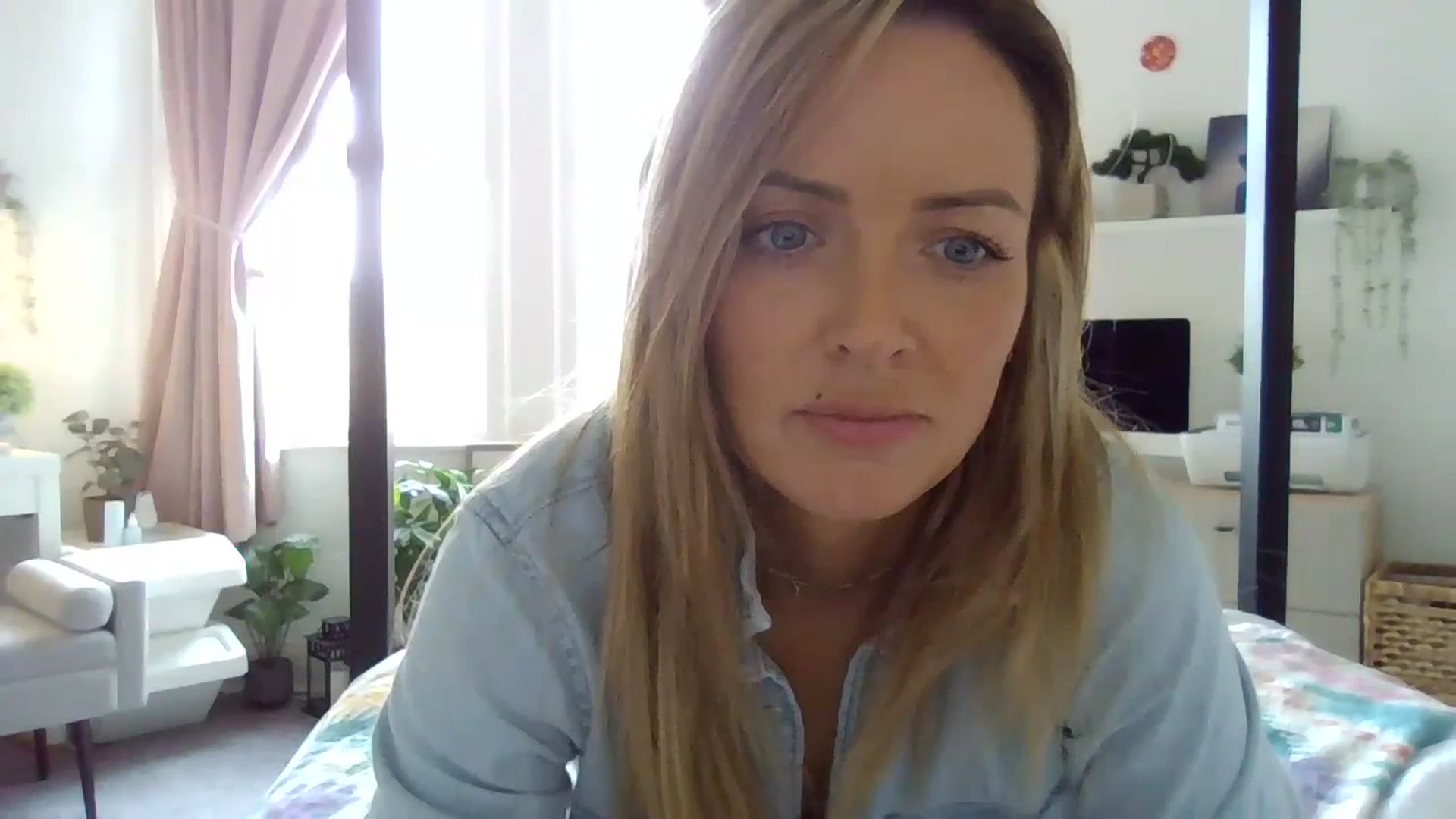 Gallery image thumbnail from Courtney's myfreecams stream on, 10/10/2023, 14:58 image 10 of 20