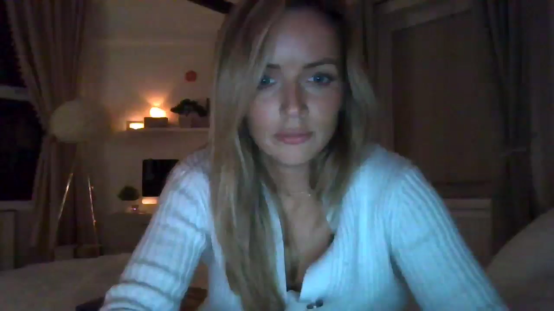Gallery image thumbnail from Courtney's myfreecams stream on, 10/10/2023, 20:30 image 16 of 20