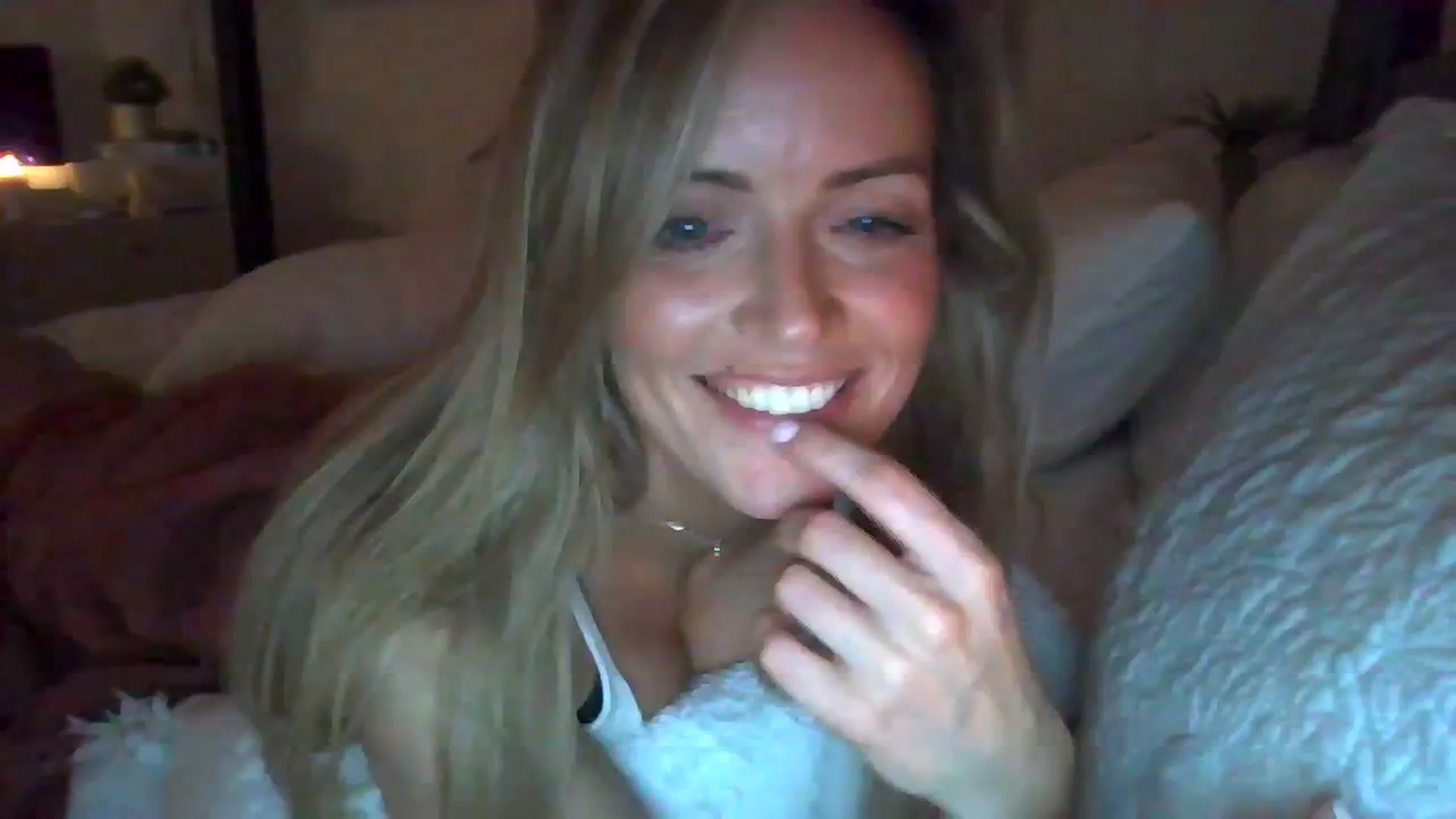Gallery image thumbnail from Courtney's myfreecams stream on, 10/10/2023, 20:30 image 6 of 20