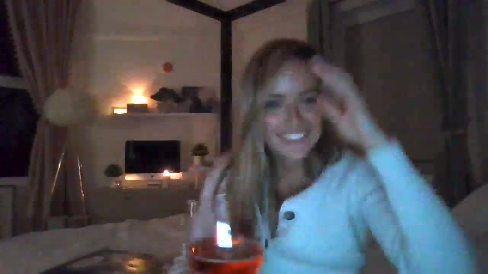 Gallery image thumbnail from Courtney's myfreecams stream on, 10/10/2023, 20:30 image 14 of 20
