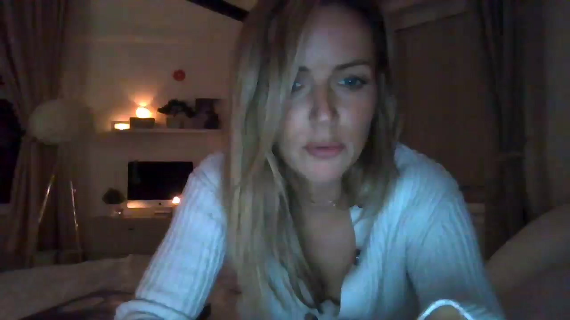 Gallery image thumbnail from Courtney's myfreecams stream on, 10/10/2023, 20:30 image 12 of 20