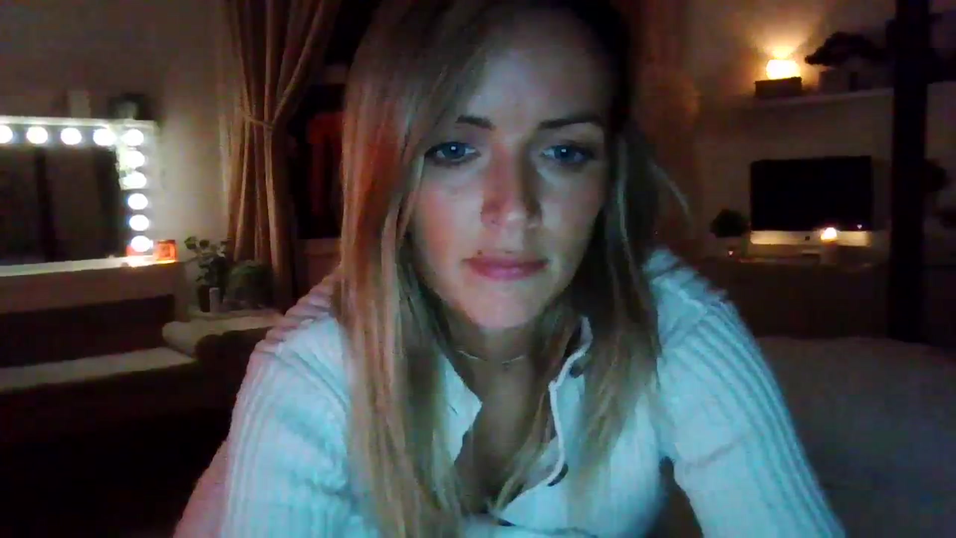 Gallery image thumbnail from Courtney's myfreecams stream on, 10/10/2023, 21:29 image 17 of 20