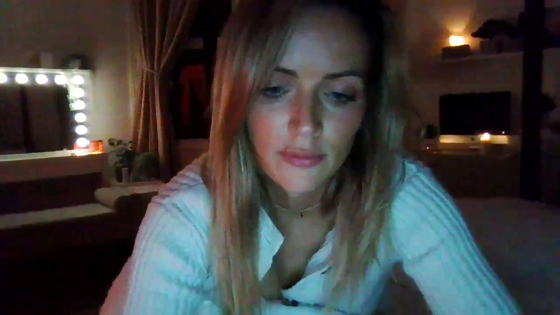 Gallery image thumbnail from Courtney's myfreecams stream on, 10/10/2023, 21:29 image 16 of 20