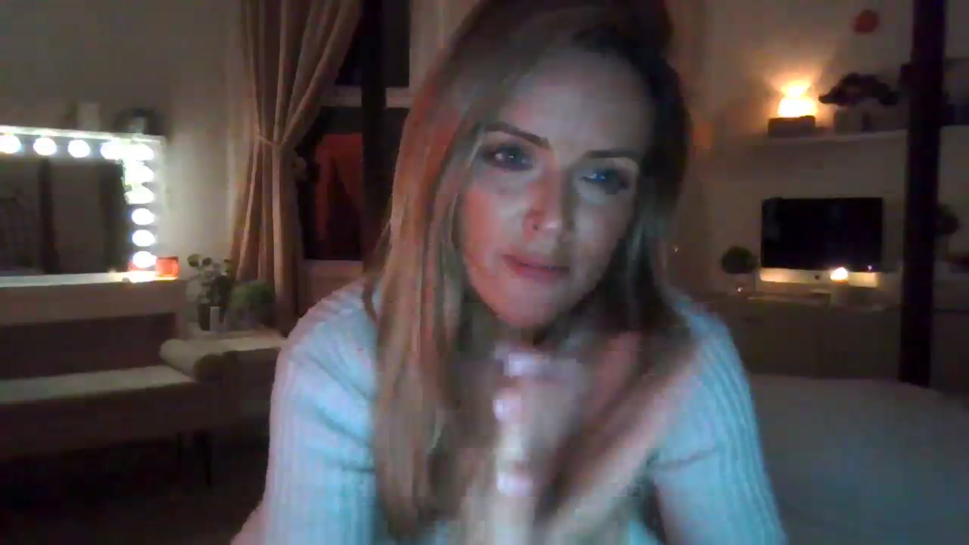 Gallery image thumbnail from Courtney's myfreecams stream on, 10/10/2023, 21:29 image 9 of 20